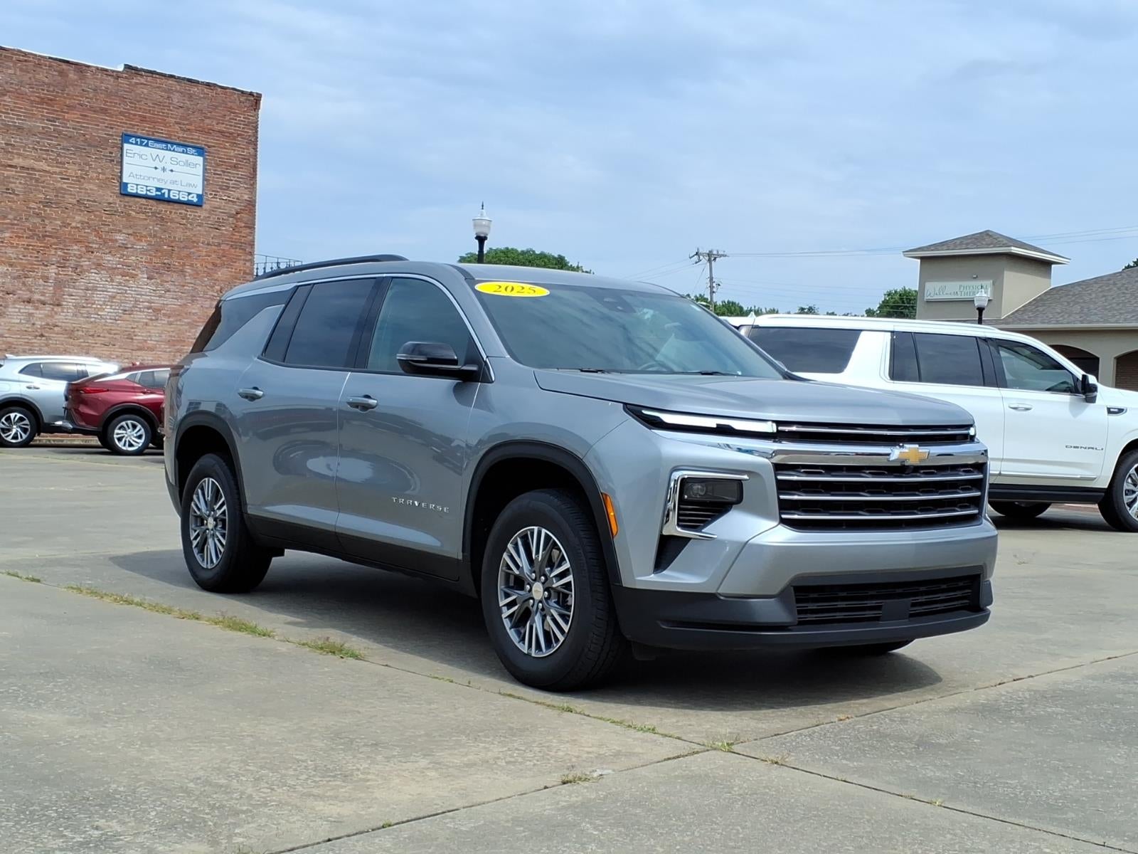 2025 Chevrolet Traverse LT